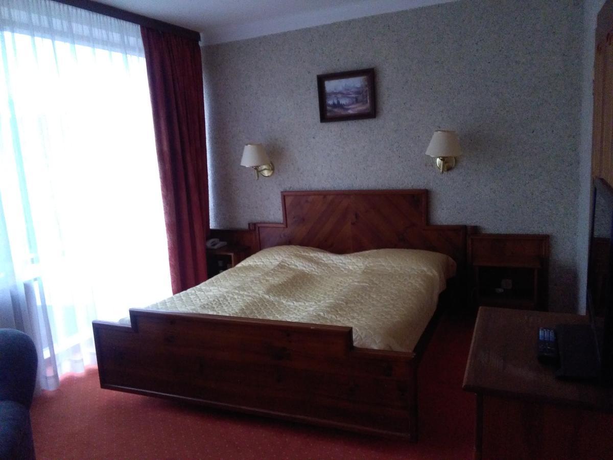 Hotel Starzynski 프우크 외부 사진