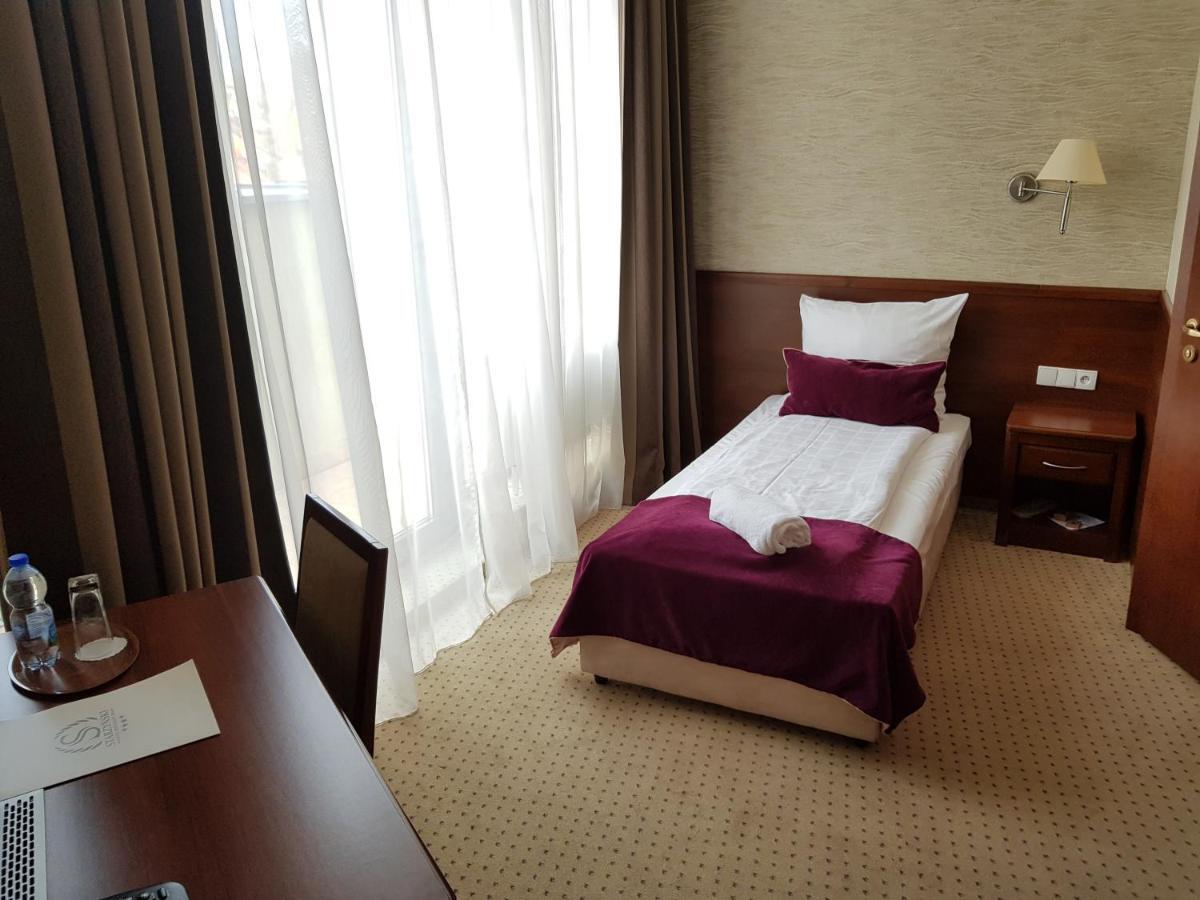 Hotel Starzynski 프우크 외부 사진